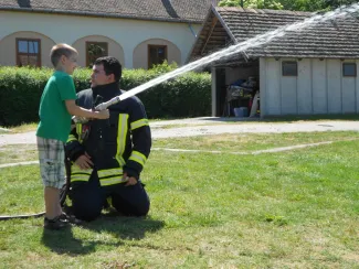 Iskolások látogatták meg a tűzoltóságunkat.