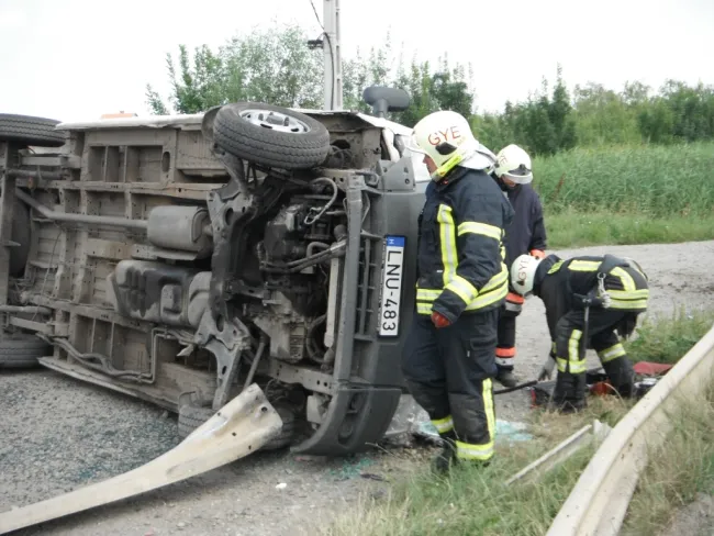 Felborult betegszállító